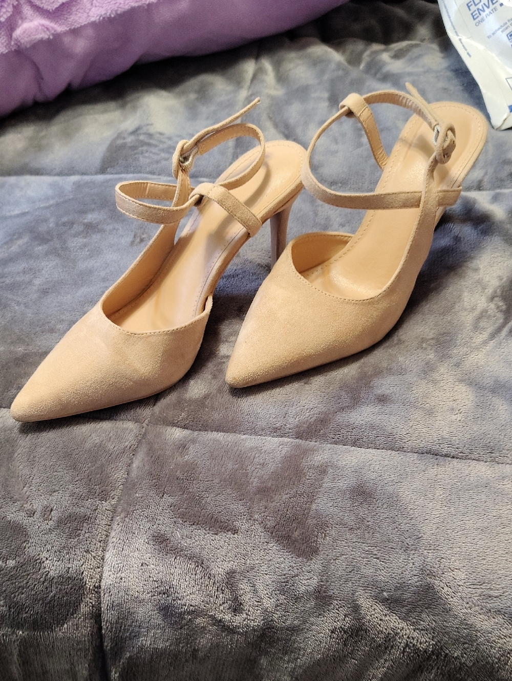 Source Unknown Nude Pointed-Toe Slingback Heels